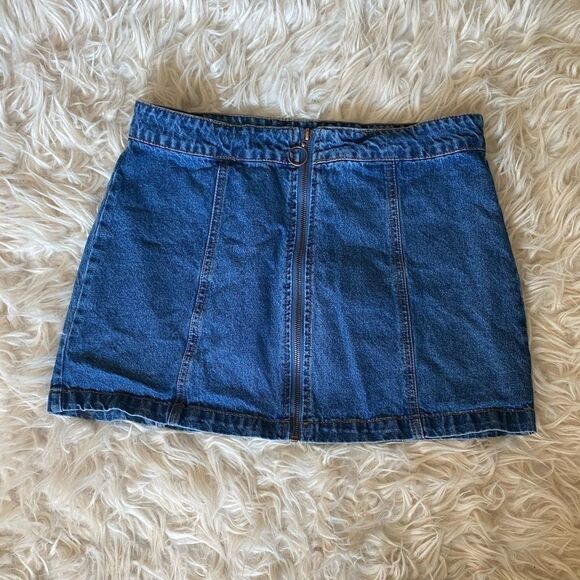 Forever 21 dark blue mini skirt with front zipper - Picture 1 of 6